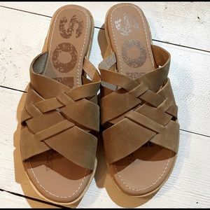Sorel Sandals - Ella Strappy slides flip flops - size 8 - Brown Leather